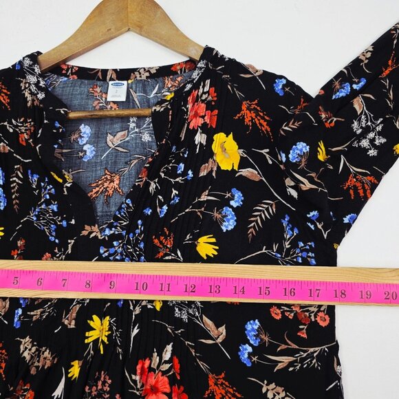 Old Navy Womens Boho Floral Print V-Neck Top Small Black Pullover Blouse Pleated - Picture 13 of 15